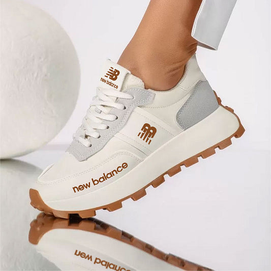 Kényelmes női tornacipő New Balance 2025