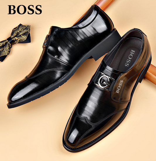 BOSS® bőrcipő hímzett orrral