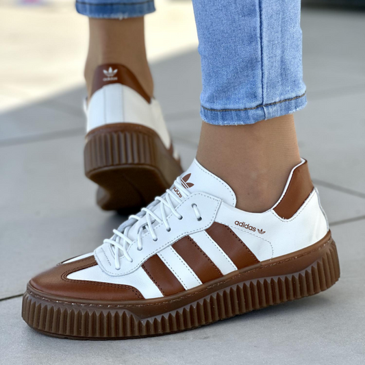 Kényelmes női Adidas sportcipő természetes bőrből