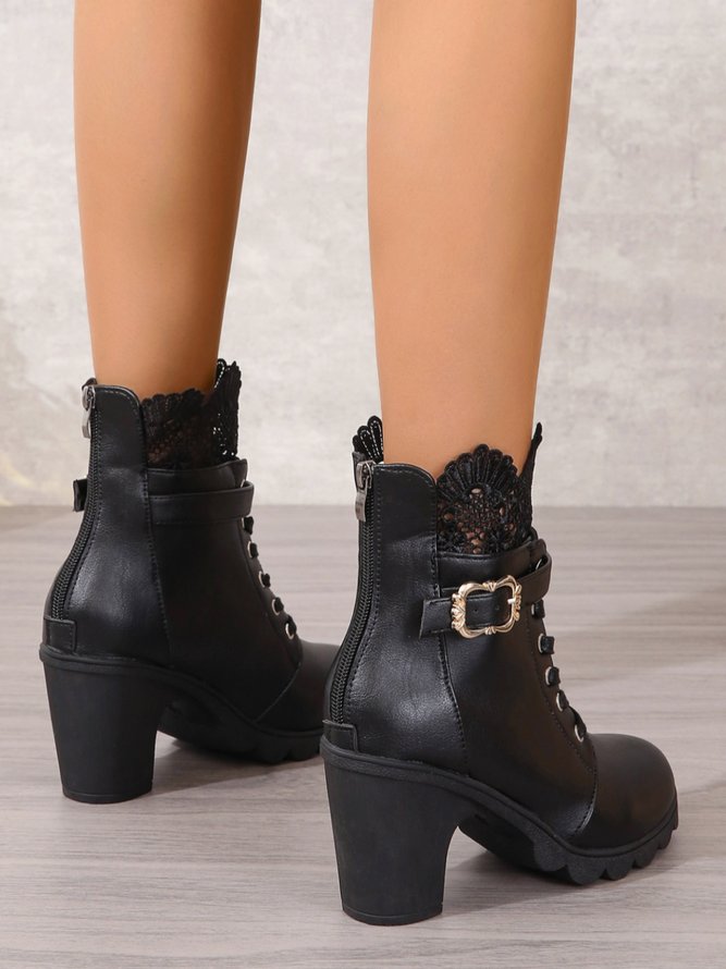 Vaskos sarkú csizma vintage csipkével