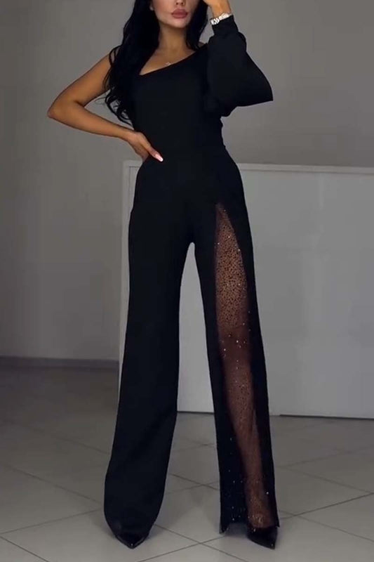 Divatos és szexi női jumpsuit ferde vállú és magas hasítékkal