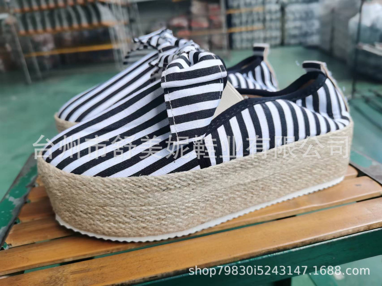 Ék fix lábbal Női európai és amerikai kerek orrú cipő