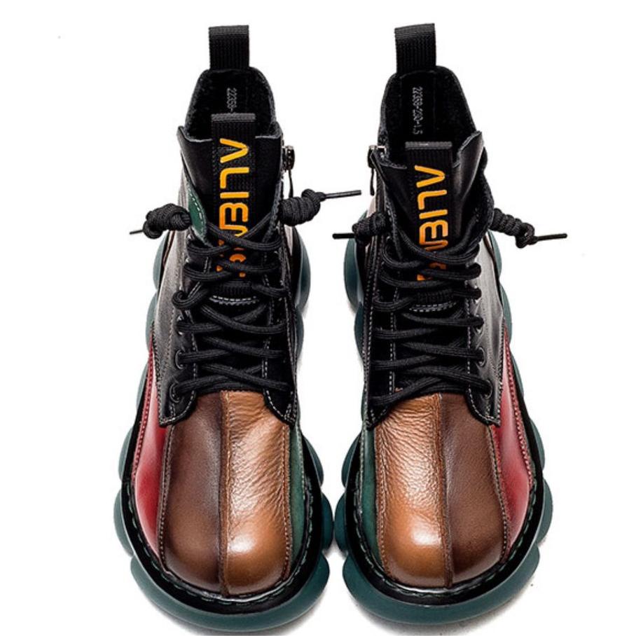 Női bőrcsizma színes platformmal